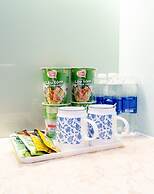 Happy Light Apartment in the Cardinal Court