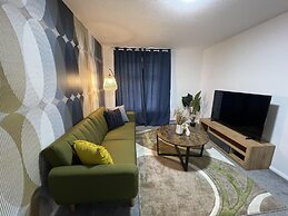 Convenient 3 bd House Salford 7 Guests
