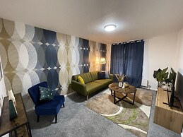 Convenient 3 bd House Salford 7 Guests