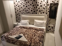 Hotel Silver Stay By GRB