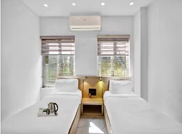 Hotel Silver Stay By GRB