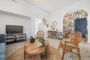 Otium Rentals Historic and Vibrant Apartment