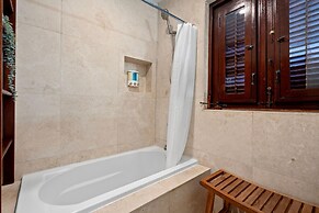 Otium Rentals Penthouse w 2 Terraces