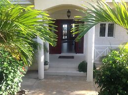 Remarkable 3-bed Villa in Christ Church