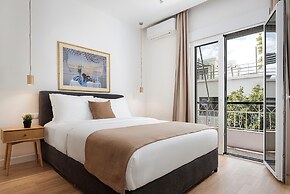 Athenian Hillside Residence