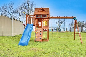 Large Group Getaway in Georgetown w/ Private Pool!