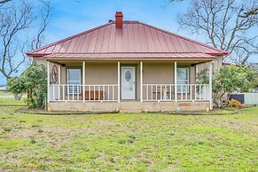 Large Group Getaway in Georgetown w/ Private Pool!