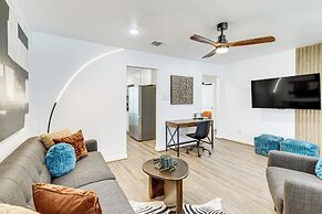 6 Mi to Dtwn: Sleek Houston Retreat!