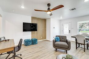 6 Mi to Dtwn: Sleek Houston Retreat!