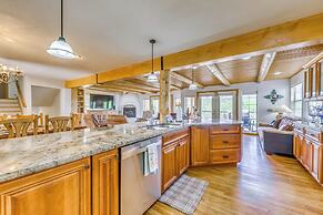 Scenic Alto Getaway w/ Mountain Views & Hot Tub!