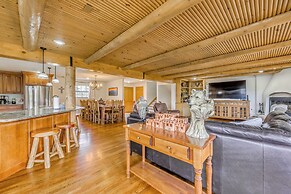 Scenic Alto Getaway w/ Mountain Views & Hot Tub!