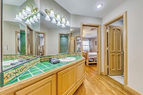 Scenic Alto Getaway w/ Mountain Views & Hot Tub!