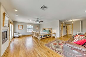 Scenic Alto Getaway w/ Mountain Views & Hot Tub!