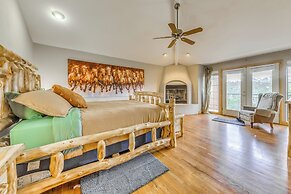 Scenic Alto Getaway w/ Mountain Views & Hot Tub!