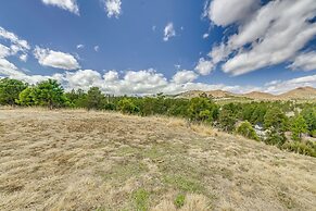 Scenic Alto Getaway w/ Mountain Views & Hot Tub!