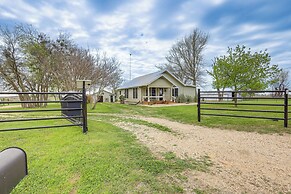 14 Acres w/ Pond Access: Farmhouse in Temple!