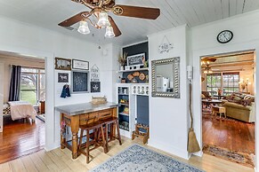 14 Acres w/ Pond Access: Farmhouse in Temple!