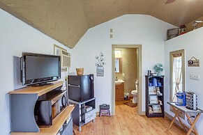 14 Acres w/ Pond Access: Farmhouse in Temple!