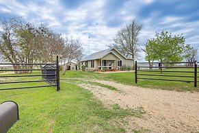 14 Acres w/ Pond Access: Farmhouse in Temple!