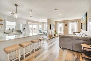 Bright Kitty Hawk Home w/ Hot Tub, Walk to Beach!