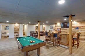 East Aurora Home ~ 18 Mi to Downtown Buffalo!