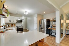 East Aurora Home ~ 18 Mi to Downtown Buffalo!