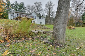 East Aurora Home ~ 18 Mi to Downtown Buffalo!