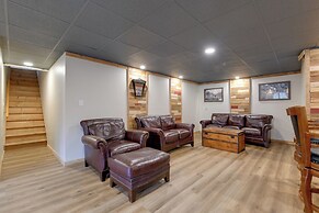 East Aurora Home ~ 18 Mi to Downtown Buffalo!