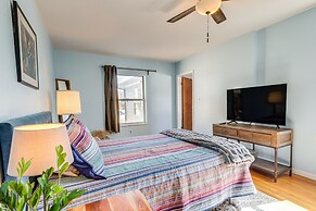 7 Mi to Denver: Inviting Aurora Home w/ Yard!