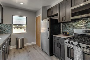 7 Mi to Denver: Inviting Aurora Home w/ Yard!