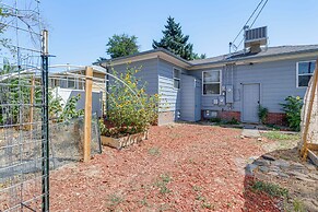 7 Mi to Denver: Inviting Aurora Home w/ Yard!