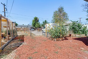 7 Mi to Denver: Inviting Aurora Home w/ Yard!