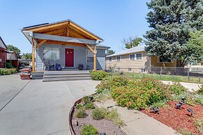 7 Mi to Denver: Inviting Aurora Home w/ Yard!