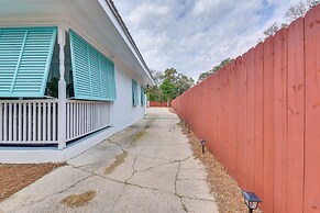 Fort Walton Beach Cottage w/ Patio & Hot Tub!