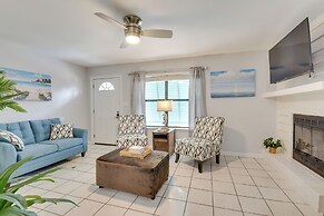 Fort Walton Beach Cottage w/ Patio & Hot Tub!