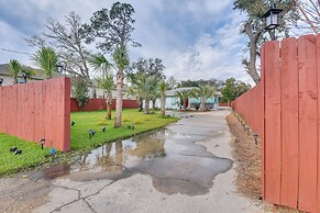 Fort Walton Beach Cottage w/ Patio & Hot Tub!