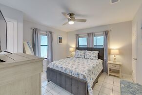 Fort Walton Beach Cottage w/ Patio & Hot Tub!