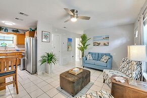 Fort Walton Beach Cottage w/ Patio & Hot Tub!