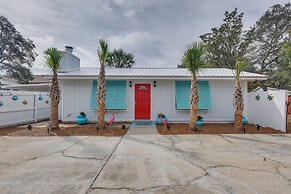 Fort Walton Beach Cottage w/ Patio & Hot Tub!