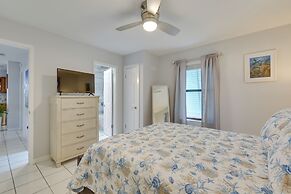 Fort Walton Beach Cottage w/ Patio & Hot Tub!