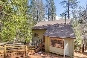 Arnold Cabin w/ Hot Tub & Community Lake Access!