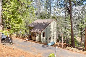 Arnold Cabin w/ Hot Tub & Community Lake Access!