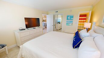 Beach House 601d 2 Bedroom Condo by RedAwning