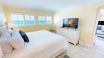 Beach House 601d 2 Bedroom Condo by RedAwning