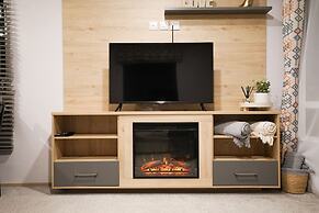 Inviting 3-bed Lodge in Preston hot tub