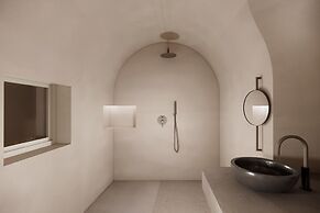 Caldera's Dream Cave House with hot tub