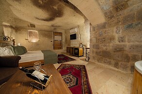 Ares Cave Suites