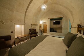 Ares Cave Suites