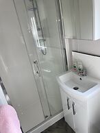 Modern Homely Chalet in Tuxford