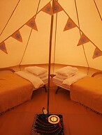 Nine Yards Bell Tents @ the TT Castletown